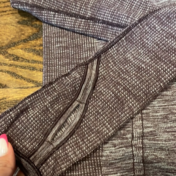 Lululemon pullover half zip - Picture 5 of 7